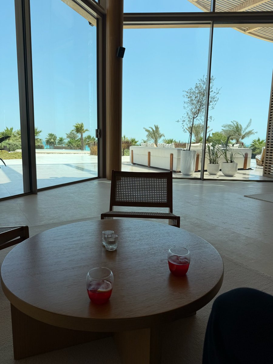 99azj's tweet photo. Red sea 🤍 https://t.co/9elJTFhnvV