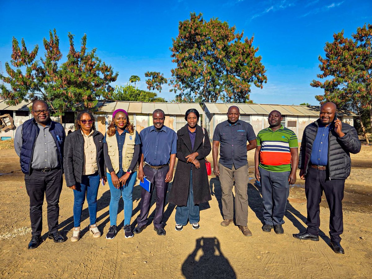 UNDPZambia's tweet photo. 🌳 Communities are key to protecting forests

With support from @UNDPSPC &amp; @ZambiaMGEE, we are equipping Honorary Forest Officers in Kazungula 📌with practical skills to strengthen community-led forest governance, curb illegal forest activities &amp; promote forest management. https://t.co/08mXW8AXqR