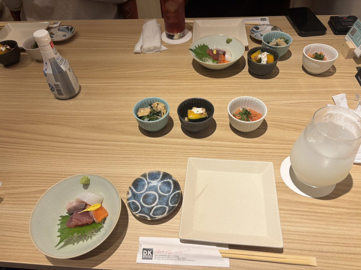 soa_119's tweet photo. 仕事終わりの私と彼氏、DIVA終わりのマブ2人と打ち上げ行きました！皆道民だけどきっかけないと会えない距離だから集まれて嬉しかった〜！そして、ちょっと早い誕生日サプライズも成功！！時間過ぎるの早すぎて話足りなかったうちらならいつまでも語れるぞ？？笑笑 https://t.co/WbbhaVbHNp
