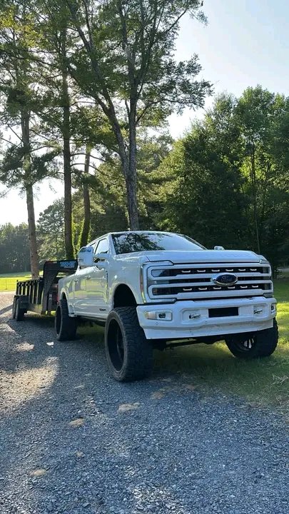 jackgentrypriv1's tweet photo. Just a man and his truck https://t.co/3Uf78uvZDR