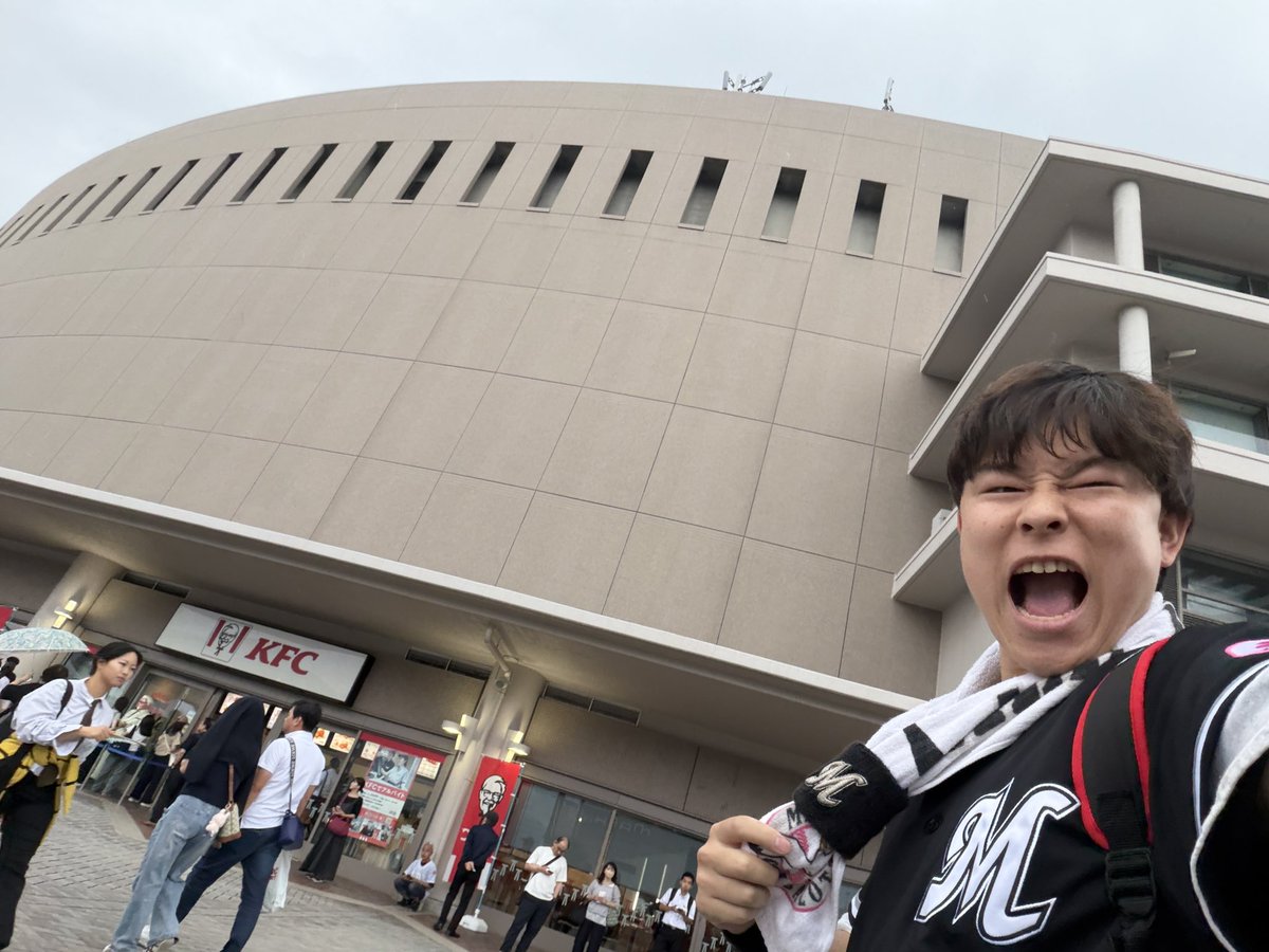 ryupro520's tweet photo. 熊本のロッテファン

今日も元気にPayPayドーム

#chibalotte https://t.co/5Pyy6YyoCm