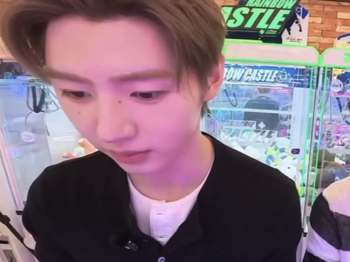 macutiehoon's tweet photo. hehe vs not hehe https://t.co/CtOhsHxNj1