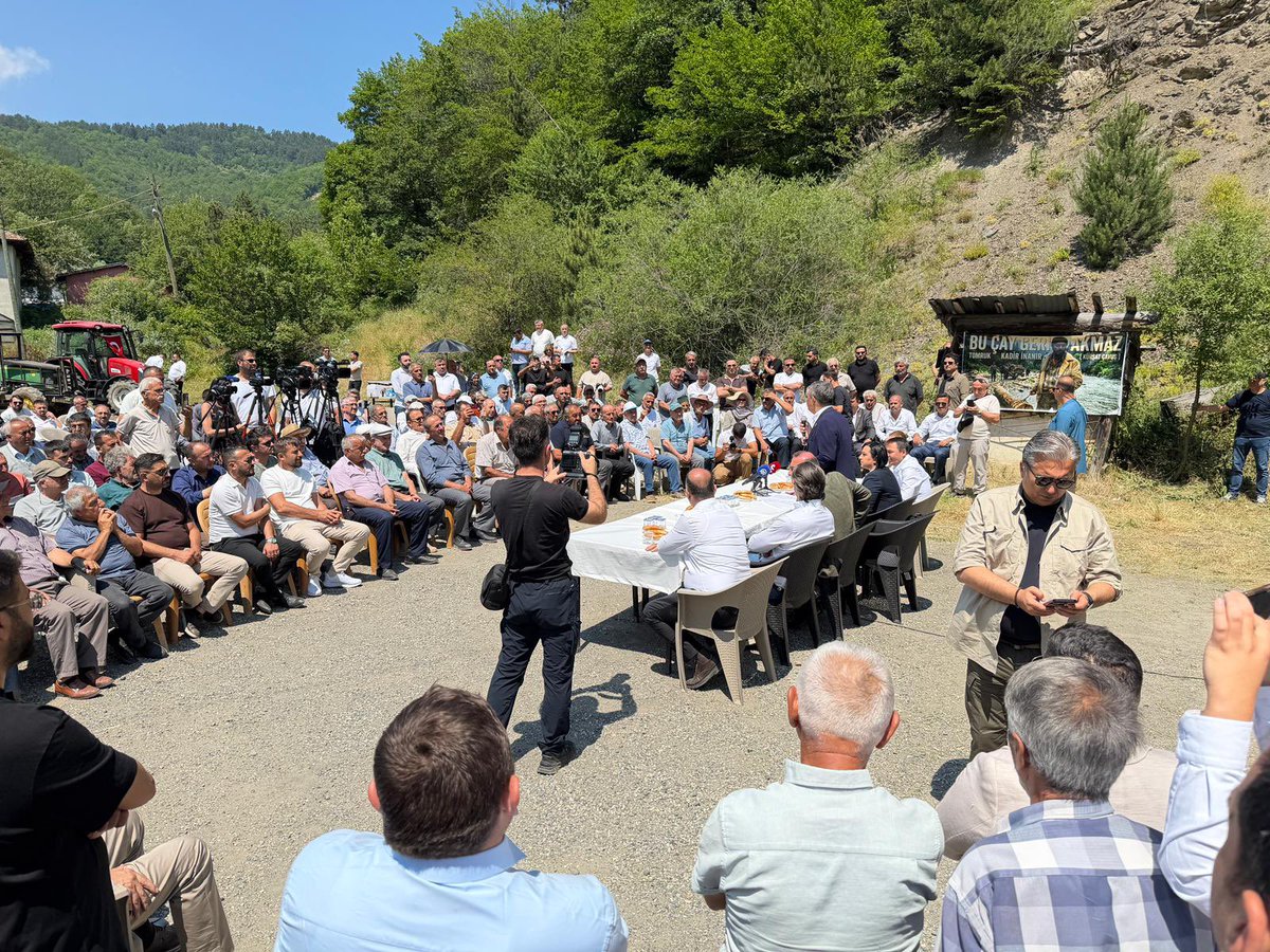 incecitayfa's tweet photo. Özgür Özel Kastamonu’da orman köylüleri ile. Tabandan büyütüyoruz mücadelemizi, dokunarak, dinleyerek. Biz kazanacağız! https://t.co/MpLHxAAdvm