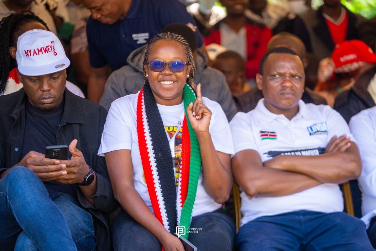Weeleey6's tweet photo. Term nayo ni moja tu😂😂👆🏾#SisiNdioSifuna #LindaMwananchiGusii https://t.co/M6bZ48160t