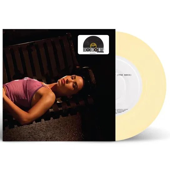 VINYLCORDALERTS's tweet photo. 🚨 | Le vinyle du #RecordStoreDay de "Frequency" de Demi Lovato (@ddlovato) est de retour en stock sur iMusic 💛
🔗 https://t.co/czfhBXCsrR — lien affilié #pub https://t.co/V6C4j9oZ2r