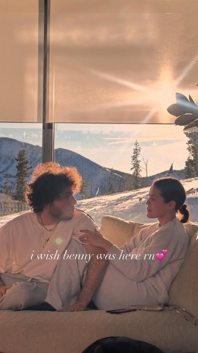 XmrLovers's tweet photo. Selena Gomez New Story ❤️

👁️‍🗨️ selenagomez https://t.co/zy0DI7S2WZ