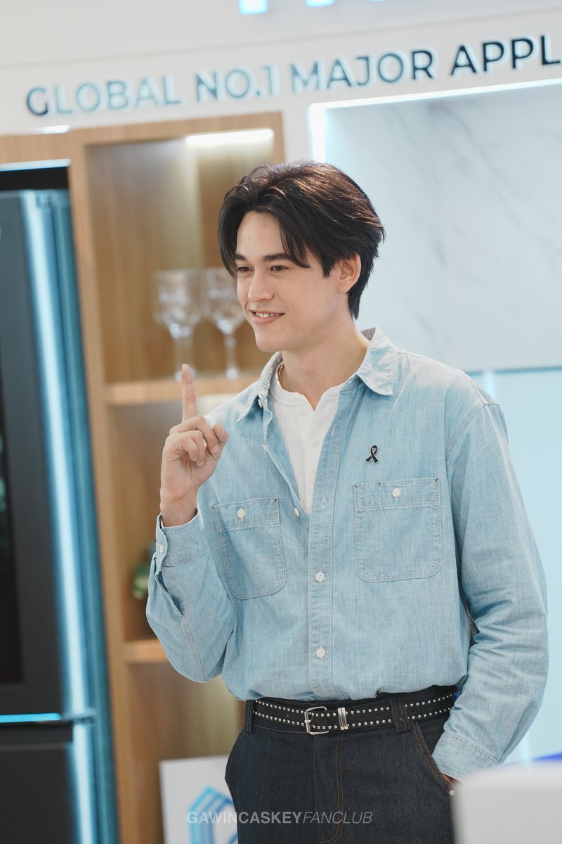 GAWINCASKEY_FC's tweet photo. ขอขอบคุณ Haier Thailand @ThailandHaier ที่ให้เกียรติเชิญกวินมาร่วมงานฉลองเปิดตัว Haier Brand Zone สาขาใหม่ที่ Power Buy Central Northville ในวันนี้นะคะ💙🙏🏻

และขอบคุณแฟน ๆ ทุกคนท���่มาร่วมซัพพอร์ตกวินและส่งกำลังใจให้ตลอดงานทั้งทีมหน้างานและหน้าจอนะคะ 💖🐧

Thank you to Haier Thailand @ThailandHaier for kindly inviting Gawin to join the grand opening celebration of the new Haier Brand Zone at Power Buy Central Northville today 💙🙏🏻

And thank you to all the fans for supporting and cheering for Gawin throughout the event, both at the event and from online 💖🐧✨

GAWIN AT HAIER POWER BUY

#GawinHaierxPWBNorthville
#GawinCaskey
