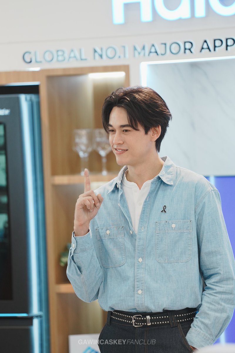 GAWINCASKEY_FC's tweet photo. ขอขอบคุณ Haier Thailand @ThailandHaier ที่ให้เกียรติเชิญกวินมาร่วมงานฉลองเปิดตัว Haier Brand Zone สาขาใหม่ที่ Power Buy Central Northville ในวันนี้นะคะ💙🙏🏻

และขอบคุณแฟน ๆ ทุกคนท���่มาร่วมซัพพอร์ตกวินและส่งกำลังใจให้ตลอดงานทั้งทีมหน้างานและหน้าจอนะคะ 💖🐧

Thank you to Haier Thailand @ThailandHaier for kindly inviting Gawin to join the grand opening celebration of the new Haier Brand Zone at Power Buy Central Northville today 💙🙏🏻

And thank you to all the fans for supporting and cheering for Gawin throughout the event, both at the event and from online 💖🐧✨

GAWIN AT HAIER POWER BUY

#GawinHaierxPWBNorthville
#GawinCaskey