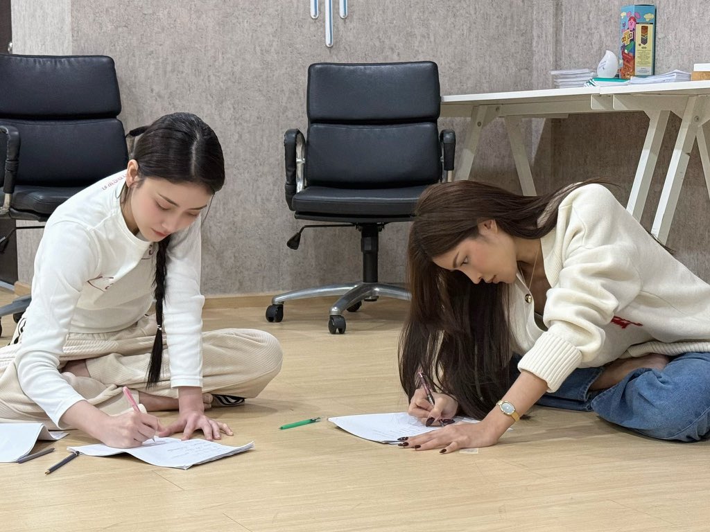 Yuriinmybrain's tweet photo. เวิร์คช็อปคิวสองง 🥰

UNDER HER RULES WORKSHOP D2
#ใต้เงาจันทราWorkShopD2 https://t.co/YE8VvteViV