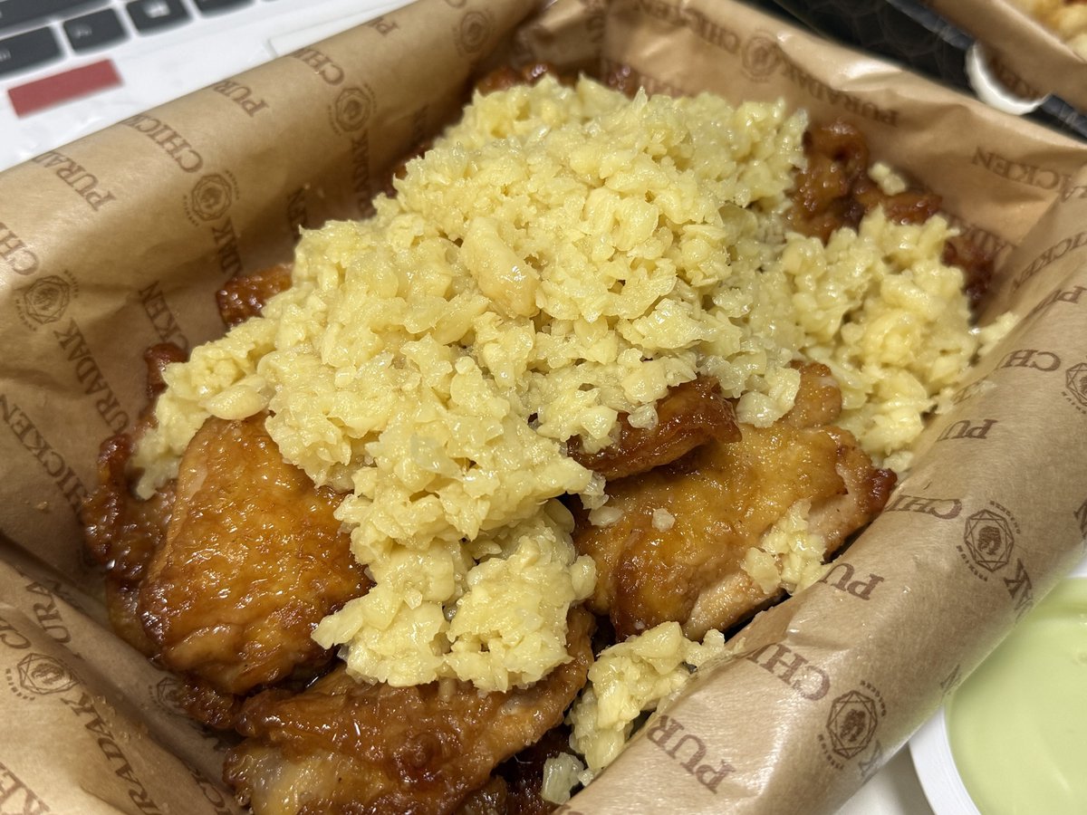 bambbbang_'s tweet photo. 푸라닭 신메뉴 먹어봤는데
구라가 아니라 ㄹㅇ 국적이 몸에 새겨지는 맛임
근데 또 맛있어 미치겠네 https://t.co/zrw2BzKdfp