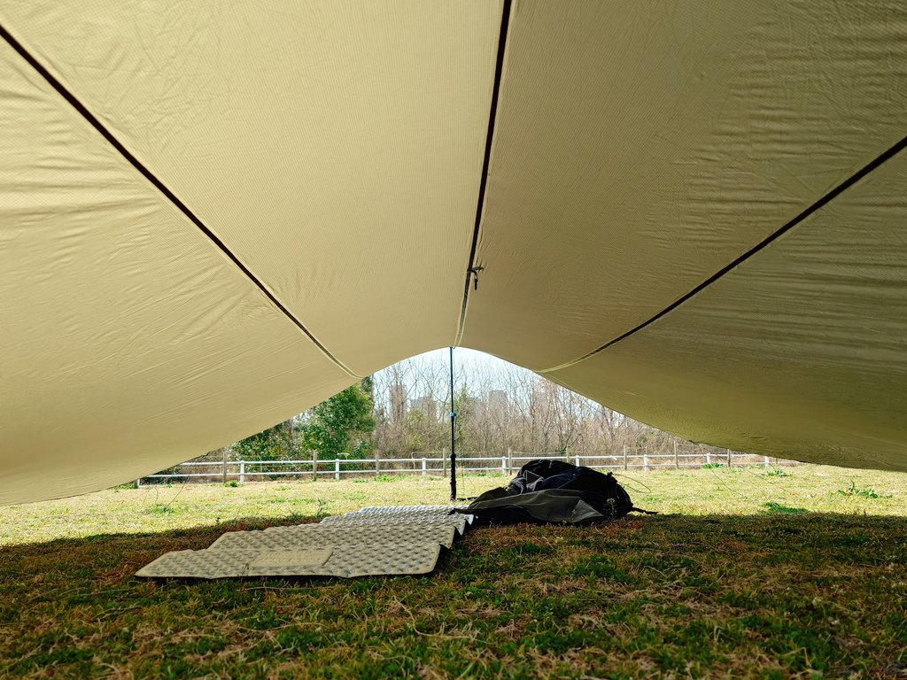 KEC_Camp's tweet photo. 『天蓋』
雲を覆うのは天の蓋。
群雲に併せて使いやすい広々タープ🥷
片側が高く持ち上がった非対称シルエットで、地面での使用とも相性良し。
高い耐水性で梅雨時期でも安心して使えます☔
#天蓋 #もののふ道具店 #sumoequipment https://t.co/ucdS9LQsru