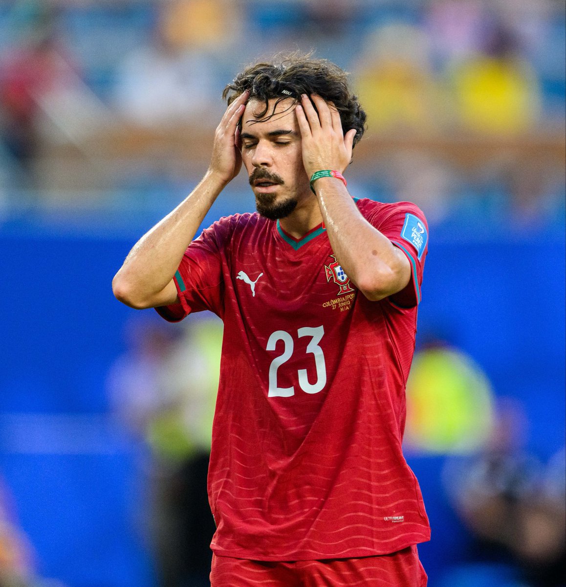 LMDPSG's tweet photo. Mondial très compliqué pour le moment pour Vitinha. 😐

En espérant une grosse performance de sa part contre l’Espagne. 🇵🇹 https://t.co/Y4csqcAslQ