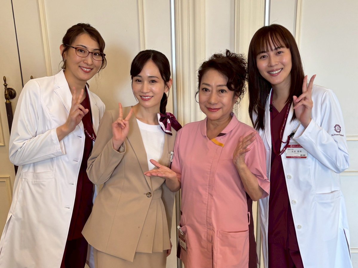 firstcry_ntv's tweet photo. 𝟕月𝟖日(水)よる𝟏𝟎時𝑺𝑻𝑨𝑹𝑻
#ファーストクライ 母子救命救急班👶

／
放送スタートまであと5️⃣日
＼

聖フィオナの皆様✨
個性豊かな登場人物にも
ぜひご注目してください！
https://t.co/3xNbm13FmK

比嘉愛未
前田敦子
珠城りょう
山村紅葉 https://t.co/hi2QwxDFgV