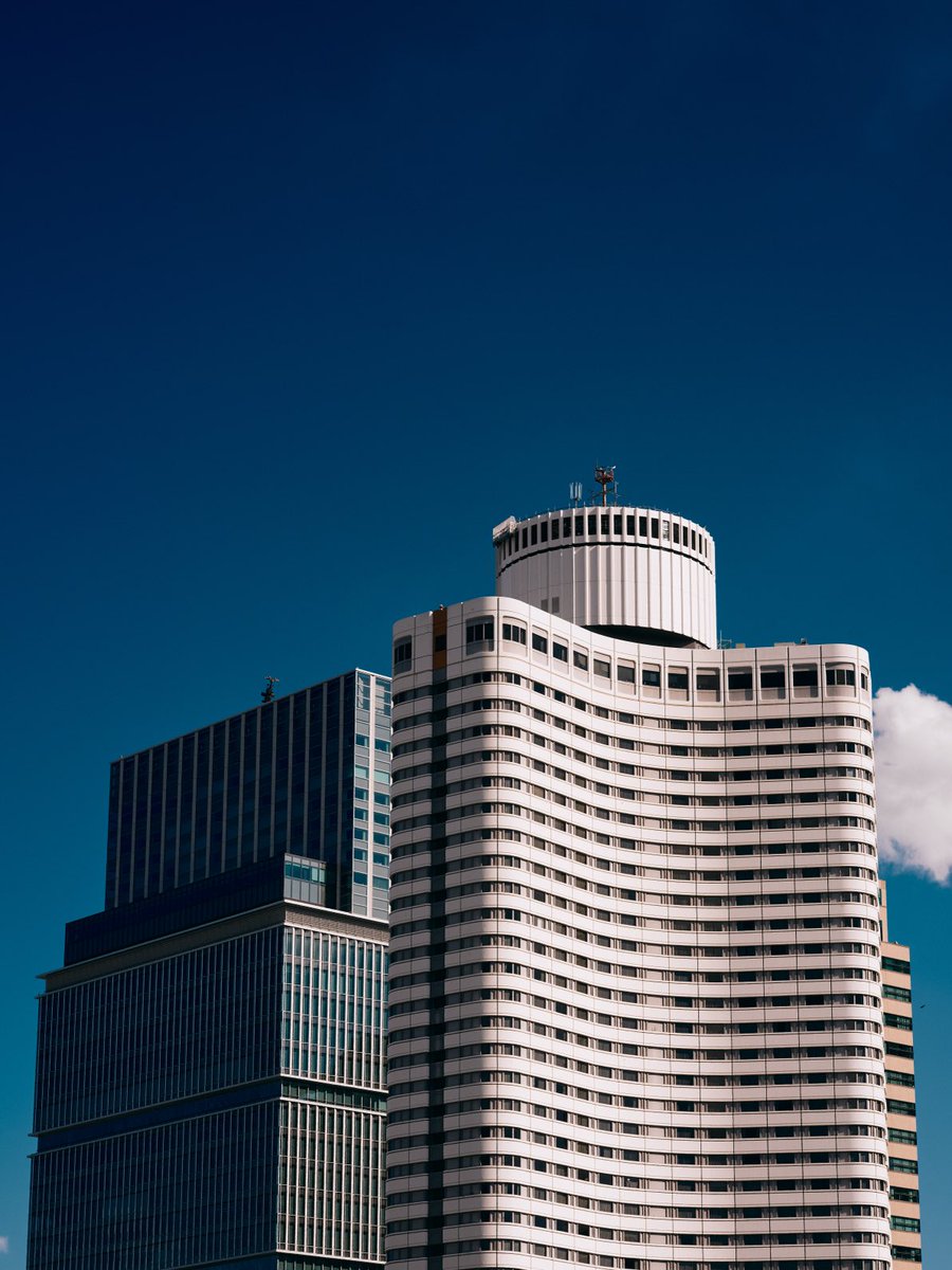 supersub_aka's tweet photo. TOKYO "BLUE" SKY https://t.co/YYW1FLxFd8