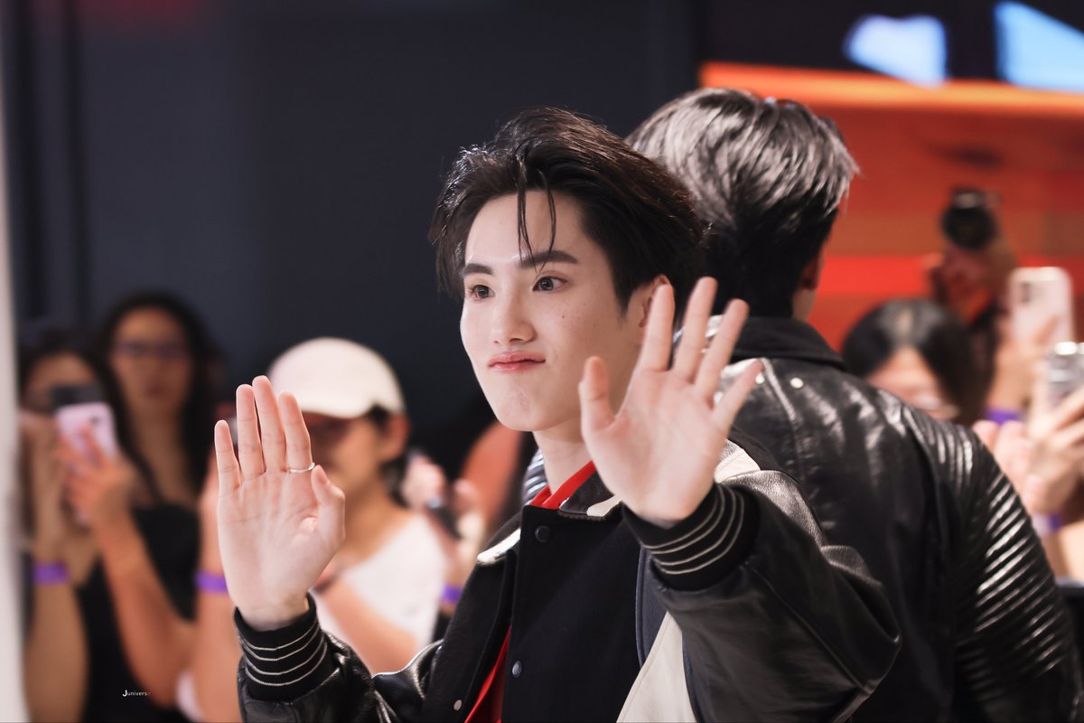 joong_universe's tweet photo. น้องภุ อ้วมตุป๊อง!🐶🫳🏻🥺

PHUPEEM AT SHISEIDO

@phutatchai  #PHUTATCHAI

#ULTIMUNESTUDIOatCENTRALWORLD #ShiseidoThailand https://t.co/oSBI0YEHJX