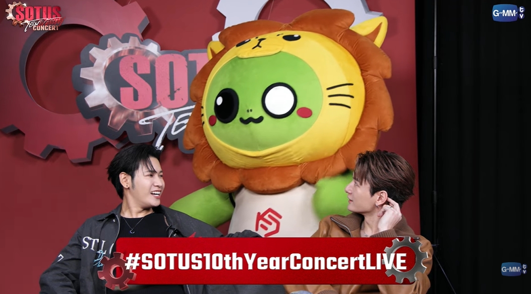 Singtofc_Th's tweet photo. คิงแมนร้องเพลง ถูกที่ผิดเวลา แบบคีย์เดียว หลบลิขสิทธิ์ สูงปรี๊ดเลย !

#SOTUS10thYearConcertLIVE
#KristSingto
#SingtoPrachaya https://t.co/eko4wd025Y