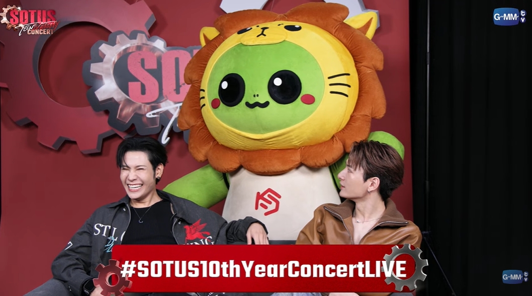 Singtofc_Th's tweet photo. คิงแมนร้องเพลง ถูกที่ผิดเวลา แบบคีย์เดียว หลบลิขสิทธิ์ สูงปรี๊ดเลย !

#SOTUS10thYearConcertLIVE
#KristSingto
#SingtoPrachaya https://t.co/eko4wd025Y