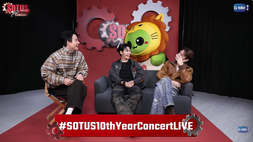 Singtofc_Th's tweet photo. คิงแมนร้องเพลง ถูกที่ผิดเวลา แบบคีย์เดียว หลบลิขสิทธิ์ สูงปรี๊ดเลย !

#SOTUS10thYearConcertLIVE
#KristSingto
#SingtoPrachaya https://t.co/eko4wd025Y