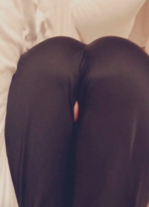 Zerus_01's tweet photo. مستحيل التوب يا ولد ز*بي بعد ما بعت شرفك لي ارسلتلي لحم محارمك و فضحته الكل شاف لحم اختك و امك كيف بتوب و تصير رجال بعد ما نكت اختك و هتكت عرضها🤣🤣🤣🤣🤣🤣 https://t.co/rD6qOLNE7x