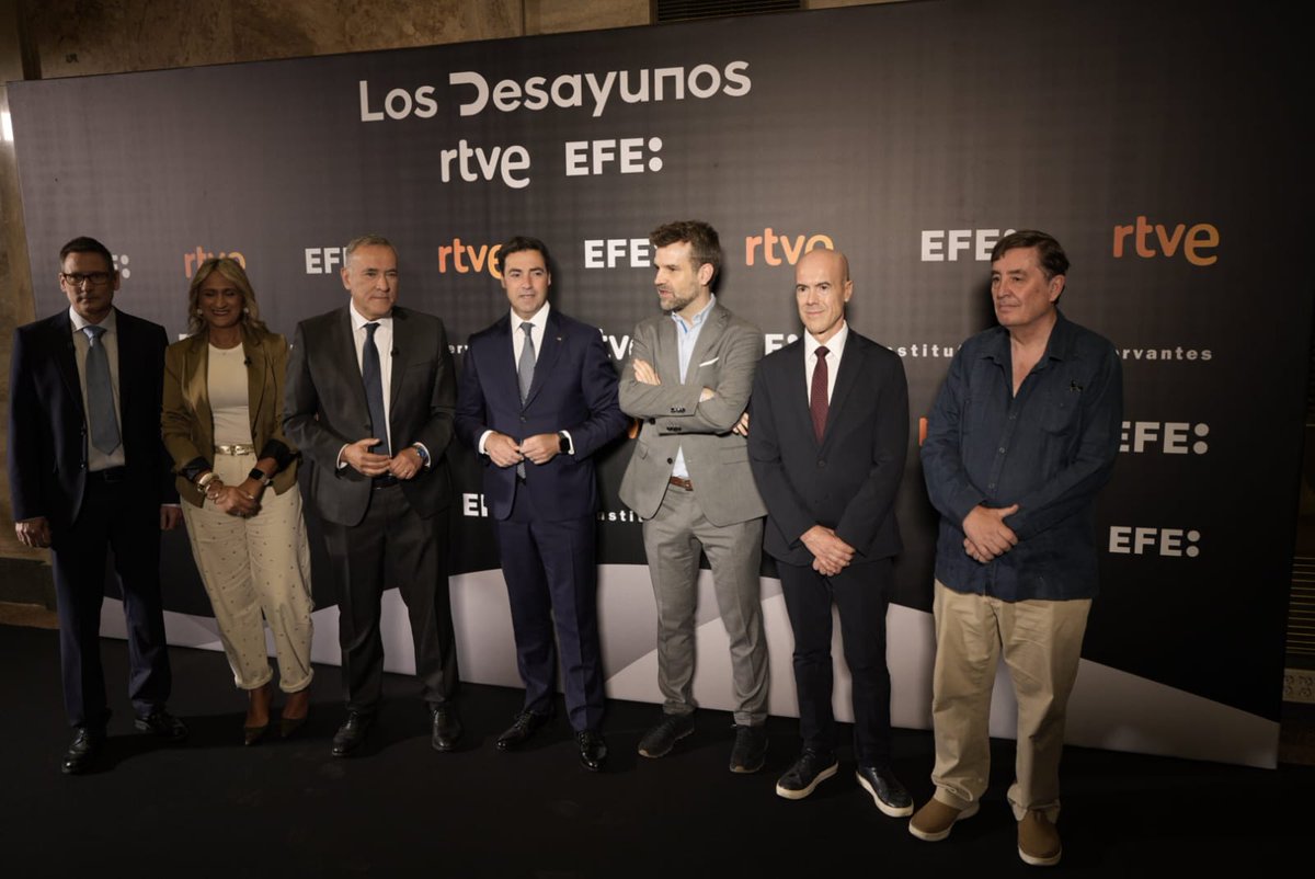 InstCervantes's tweet photo. Hoy hemos recibido en el @InstCervantes al #lehendakari, protagonista de una nueva edición de #LosDesayunosRTVEEFE, la serie de encuentros de @rtve y @EFEnoticias con figuras de la actualidad política, social y cultural 🇪🇸 que acoge nuestra sede central en Madrid.
#OngiEtorri! https://t.co/MWEMQ49WrE