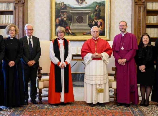 OldThunder41's tweet photo. Los que atacan a la HSSPX no son en absoluto defensores del Papa. Son defensores de la colegialidad del Concilio Vaticano II, del democratismo en la Iglesia y de su fase final decadente, la sinodalidad, negadora del primado de Pedro, ecumenista e indiferentista. https://t.co/kT0bRQDG39