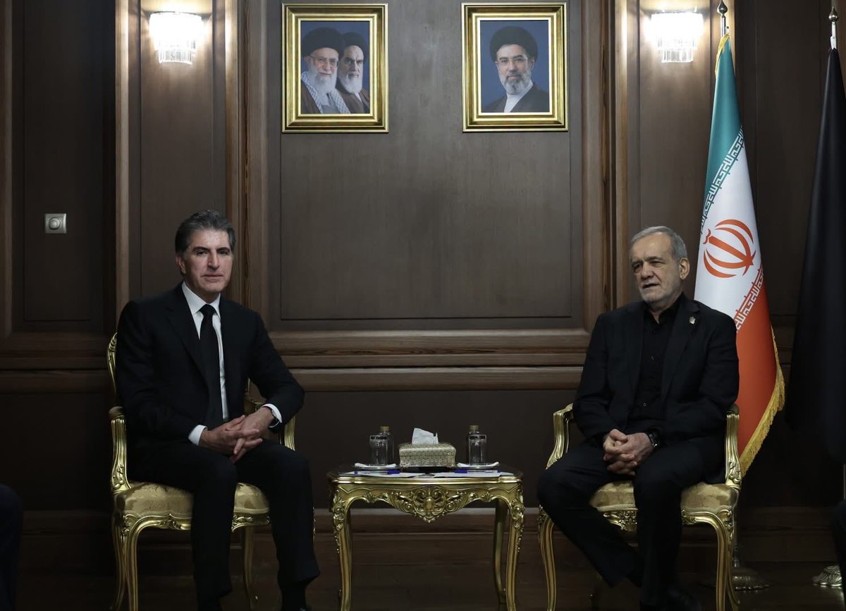 Gabar120's tweet photo. Seroké Herema kurdistané Neçirvan Barzani ü kujeré kurda serokkomaré irané Pezeskiyan bi hevre civiyan. Tista heri balamin kışan bé Ala heréma kurdistané bu https://t.co/BPSOHXHctw