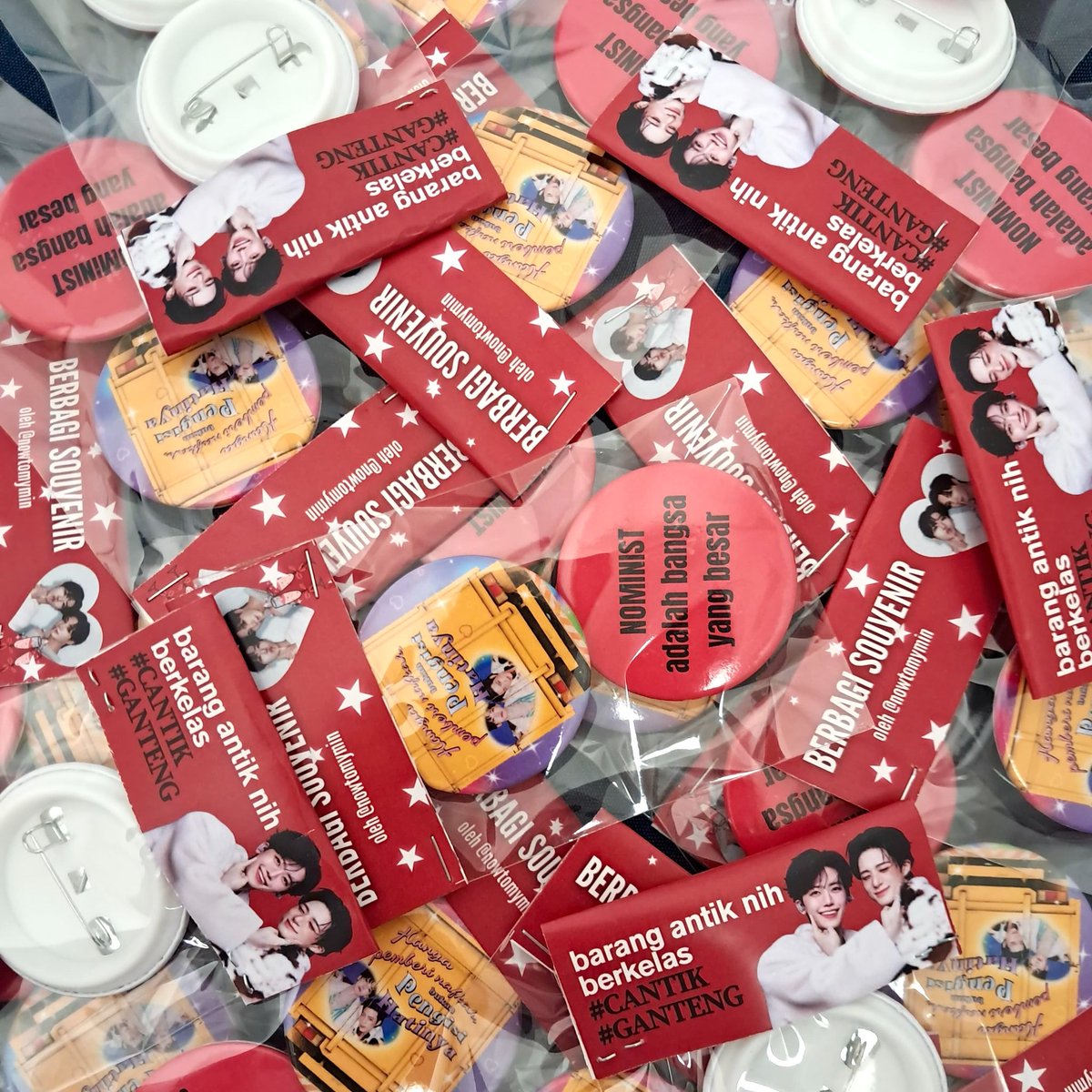 nowtomymin's tweet photo. [LIKE AND RT APPRECIATED]

berbagi souvenir freebies jnjm fanmeeting duality in jakarta oleh @nowtomymin

sabtu, 4 juli 2026
di Pekan Hajatan Nominist, Pintu 12 GBK

rules : 
1. (EKSKLUSIF) hanya untuk followers dan readers @nowtomymin
2. ⁠tunjukin bukti kalo udah follow
3. ⁠sebut satu pasangan karakter di universe gua + judul (ex: alle-icy dari soft spot)
4. ⁠sebut mau thai tea, matcha atau banana pudding
5. ⁠no trade karna RIBET

jangan lupa tag kalo dapet yah, see you (bukan sama gue) 😘

#NCTJNJM
#JENO #JAEMIN
#NCTJNJM_FANMEETING_TOUR_JAKARTA