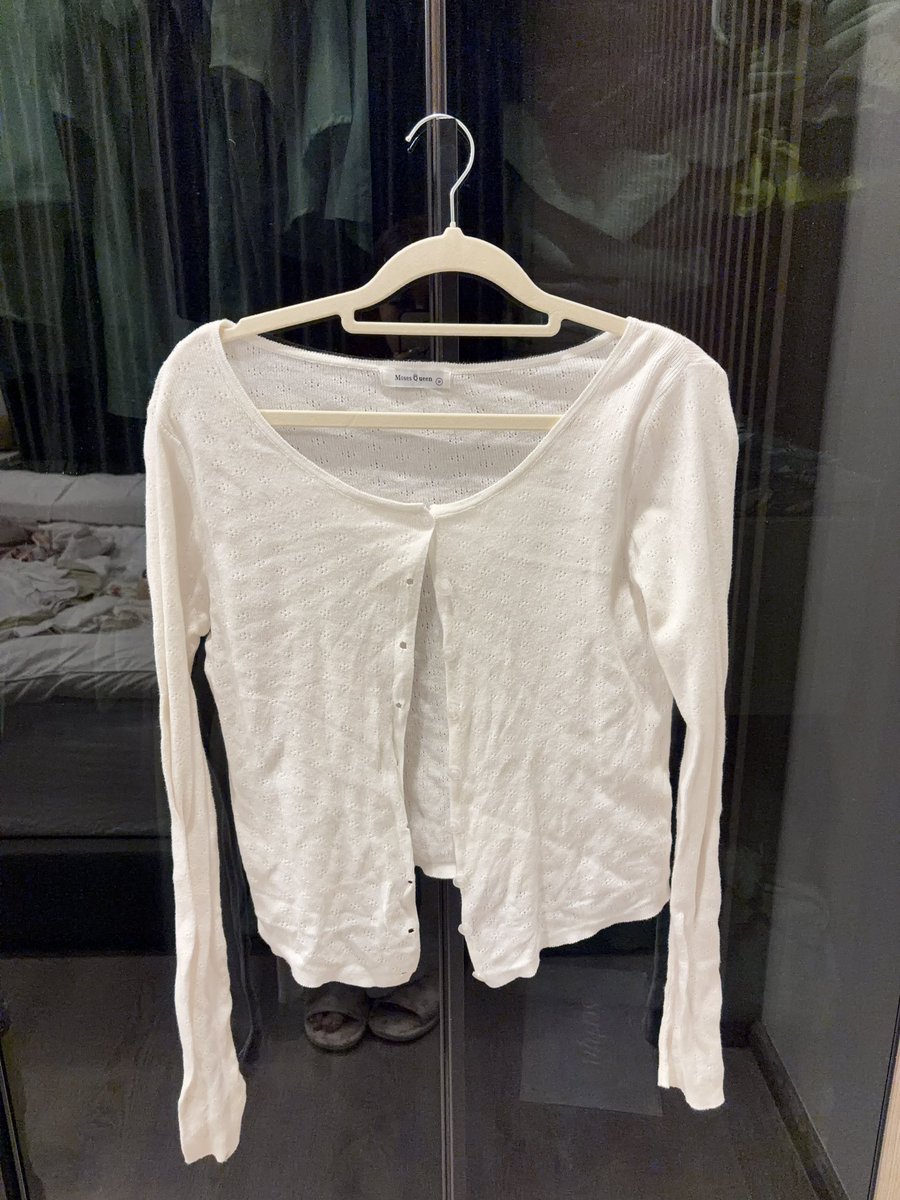 ladablyy's tweet photo. 8.Cardigan 50 https://t.co/GV8DNUaARe