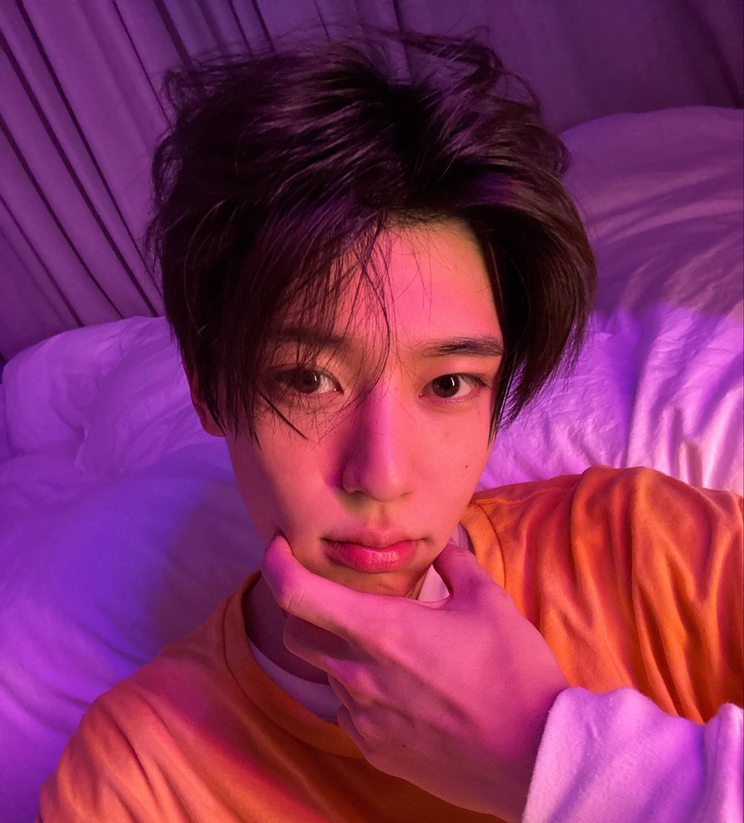 xeunghannn's tweet photo. this kind of sion’s pics doing something to me https://t.co/5rAF1L3A29