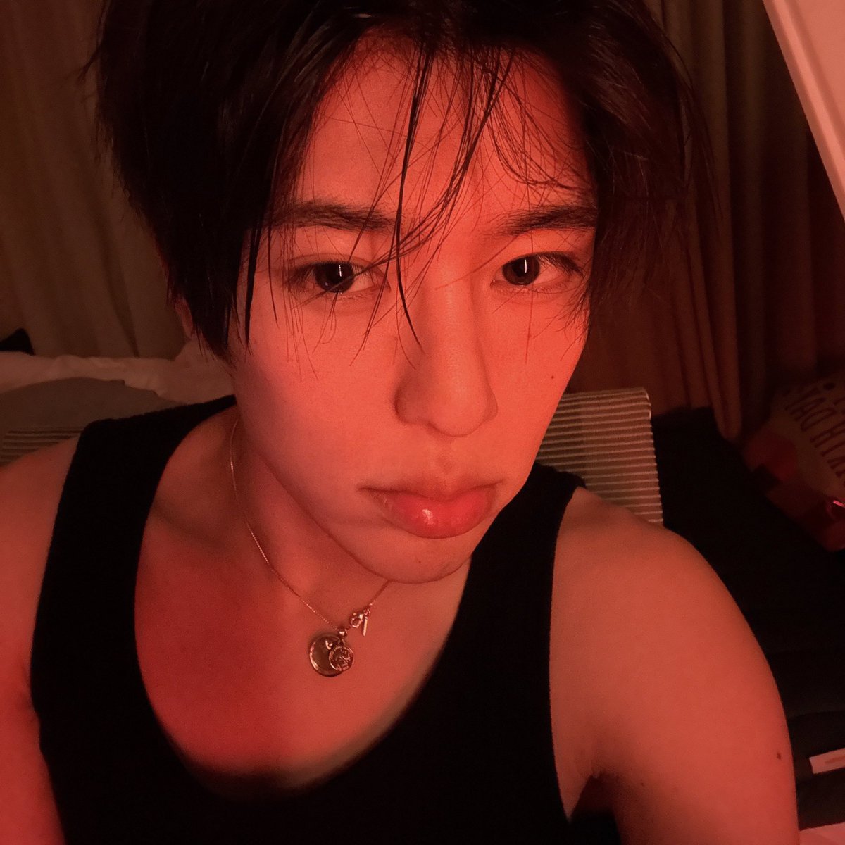 xeunghannn's tweet photo. this kind of sion’s pics doing something to me https://t.co/5rAF1L3A29