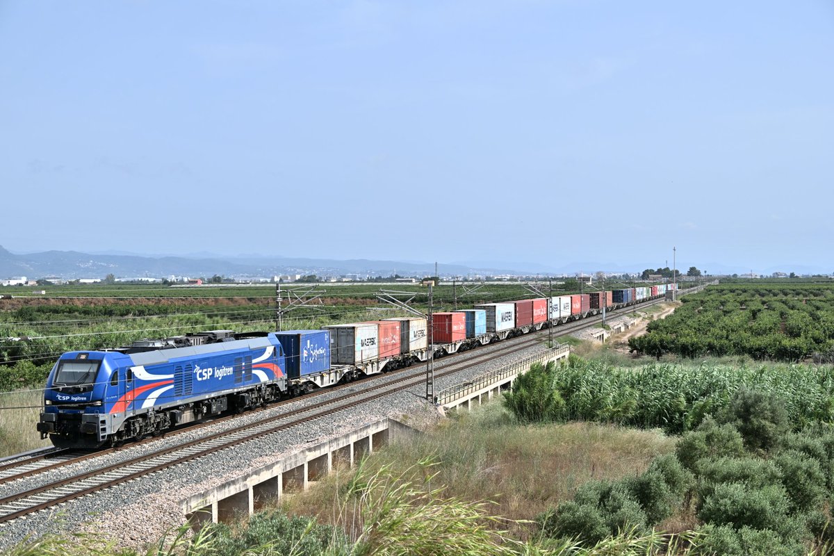jordasso1's tweet photo. Records de la darrera visita per terres valencianes... una 337 (euro4001 Stadler) de #logitren procedent de Madrid,passa pel TM d'Alginet,en direcció al port de València https://t.co/QYNLdrDFWm