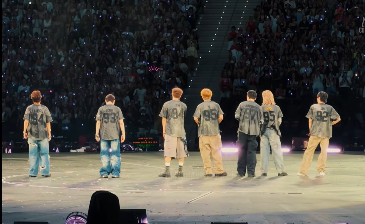 kmgoogiemimi_'s tweet photo. spot the couple https://t.co/IUbTj7vPz0