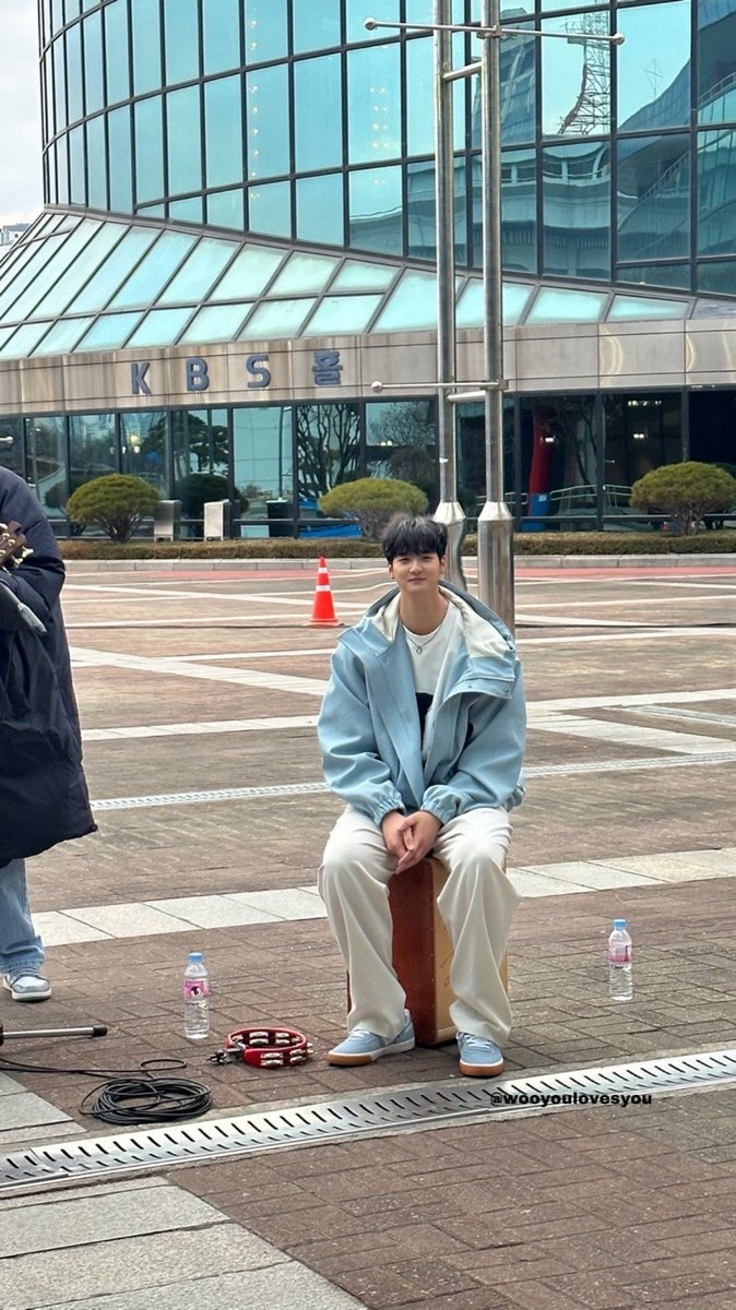 the1stDay_'s tweet photo. 최상엽이 바라보는 루시 https://t.co/iCRBHQlvZt