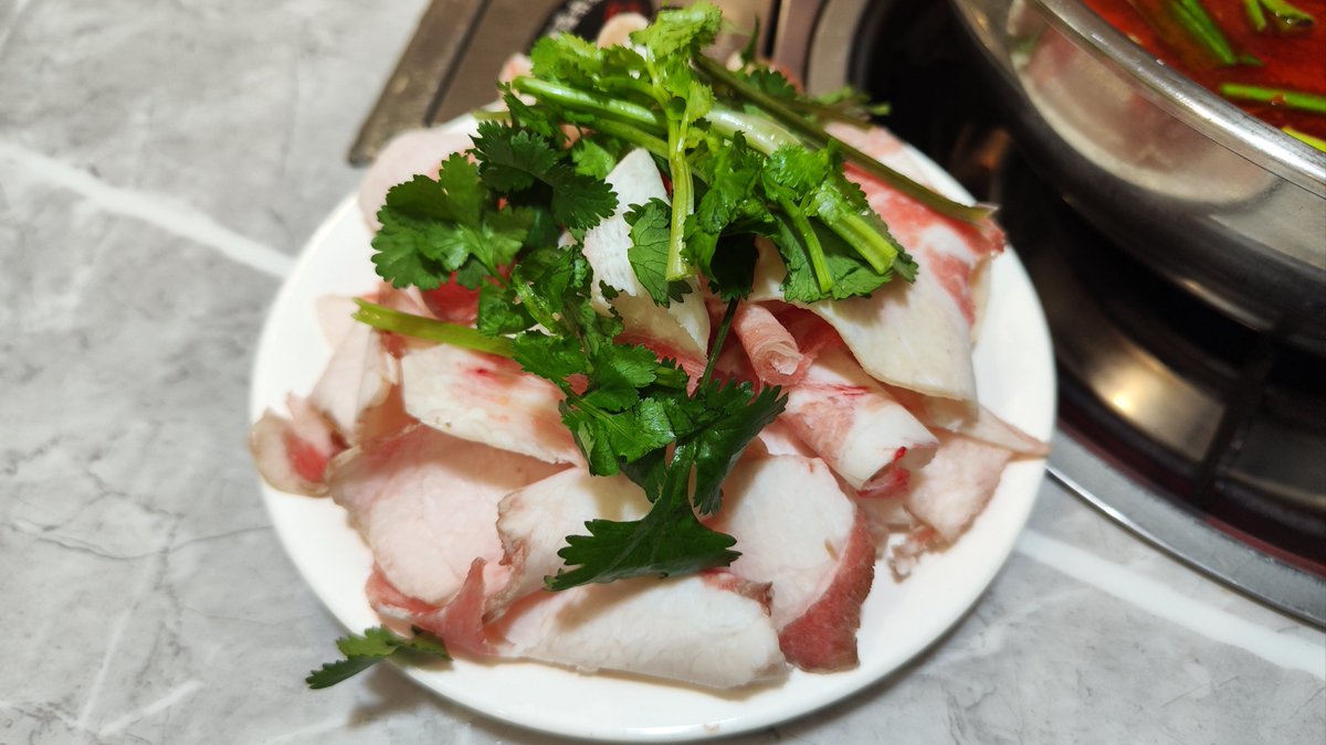 SachinManmode's tweet photo. Just ate 2 bowls of the same hot pot today—my partner insisted I try their favorite flavor, so we split every bite like it’s our little secret. #CoupleDaily ， https://t.co/Dlm3u8Lchf
