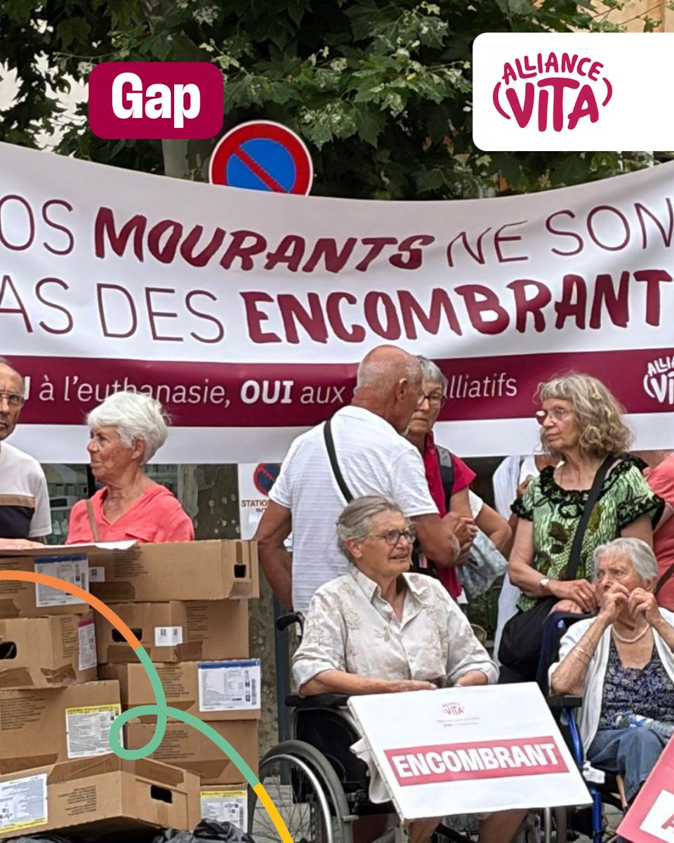 allianceVITA's tweet photo. À travers notre campagne « Nos mourants ne sont pas des encombrants », nous voulons alerter l’opinion publique sur le changement de regard que cette loi risque d’introduire dans notre société.

Face à la maladie, au handicap, à la dépendance et au grand âge, une société fondée sur la fraternité ne devrait pas imposer un choix truqué entre souffrir et mourir, mais se donner les moyens de soigner, soulager et accompagner les plus fragiles de ses membres sans porter atteinte à leur vie.

Le 22 juin, partout en France, des citoyens se sont rassemblés pour refuser cette loi dangereuse et injuste et défendre une société solidaire et protectrice des plus vulnérables.

👉 Signez la lettre ouverte à Emmanuel Macron
https://t.co/8Y2i2fBv42

#Gap #Chambéry #Dijon #alliancevita #Findevie