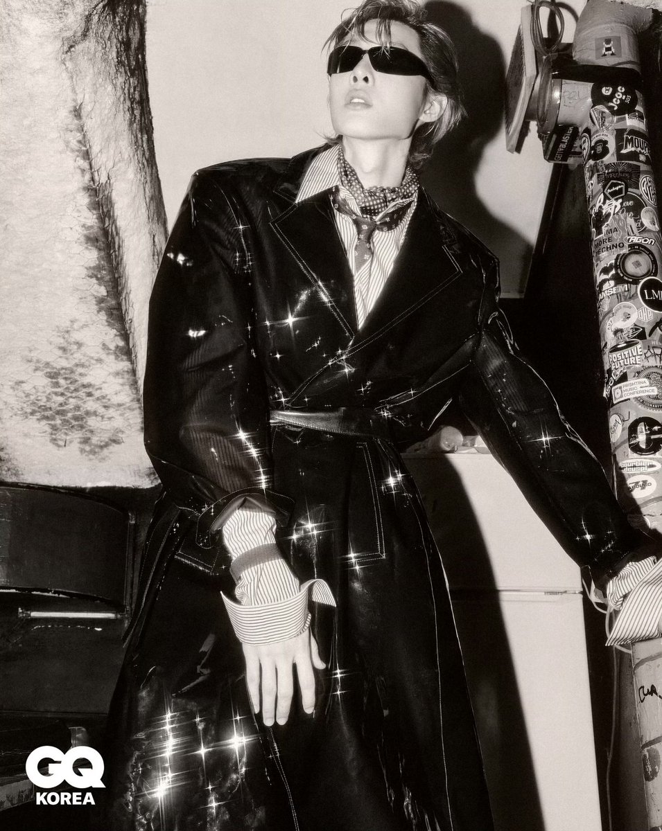 phtvmb60773's tweet photo. @GQKOREA @YSL @cortis_bighit I have a crush on Martin because of his looks

#MARTINxSaintLaurent
#SaintLaurentSS27
@YSL @cortis_bighit https://t.co/n01N6olgNc