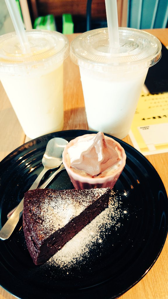 akilogic's tweet photo. #多摩六都科学館
もっとみたかった！
大スクリーンめちゃよかった
スムージーうまかった https://t.co/QRuS1mnGTR
