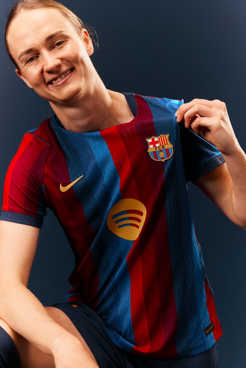FCBfemeni's tweet photo. És molt top! 🔟
I la samarreta, també! 😉

Fes-te amb la teva! 👕👇
https://t.co/UeVNFF70EE https://t.co/7kcfmNvkbR