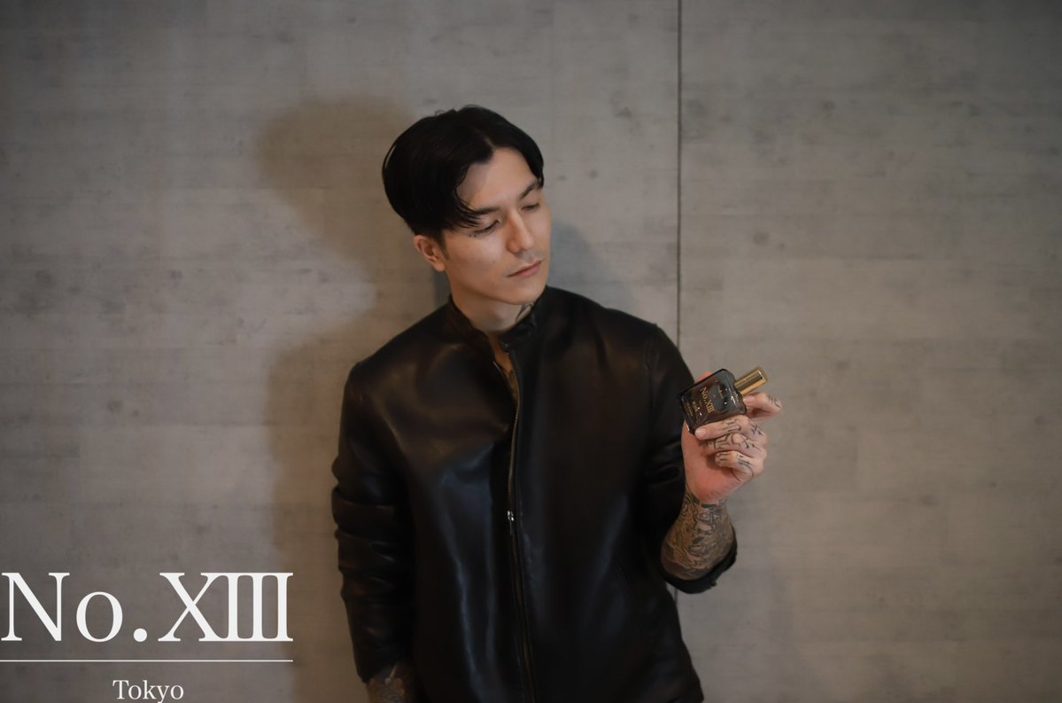 NoXIII_official's tweet photo. 派手じゃないのに、
なぜか印象に残る。

そんな大人の魅力を纏えるフレグランス🌿

商品詳細はこちら▼
https://t.co/jbVq8TG9No

#noxiii #フレグランス #香水 #foy https://t.co/MKiKuJLG00