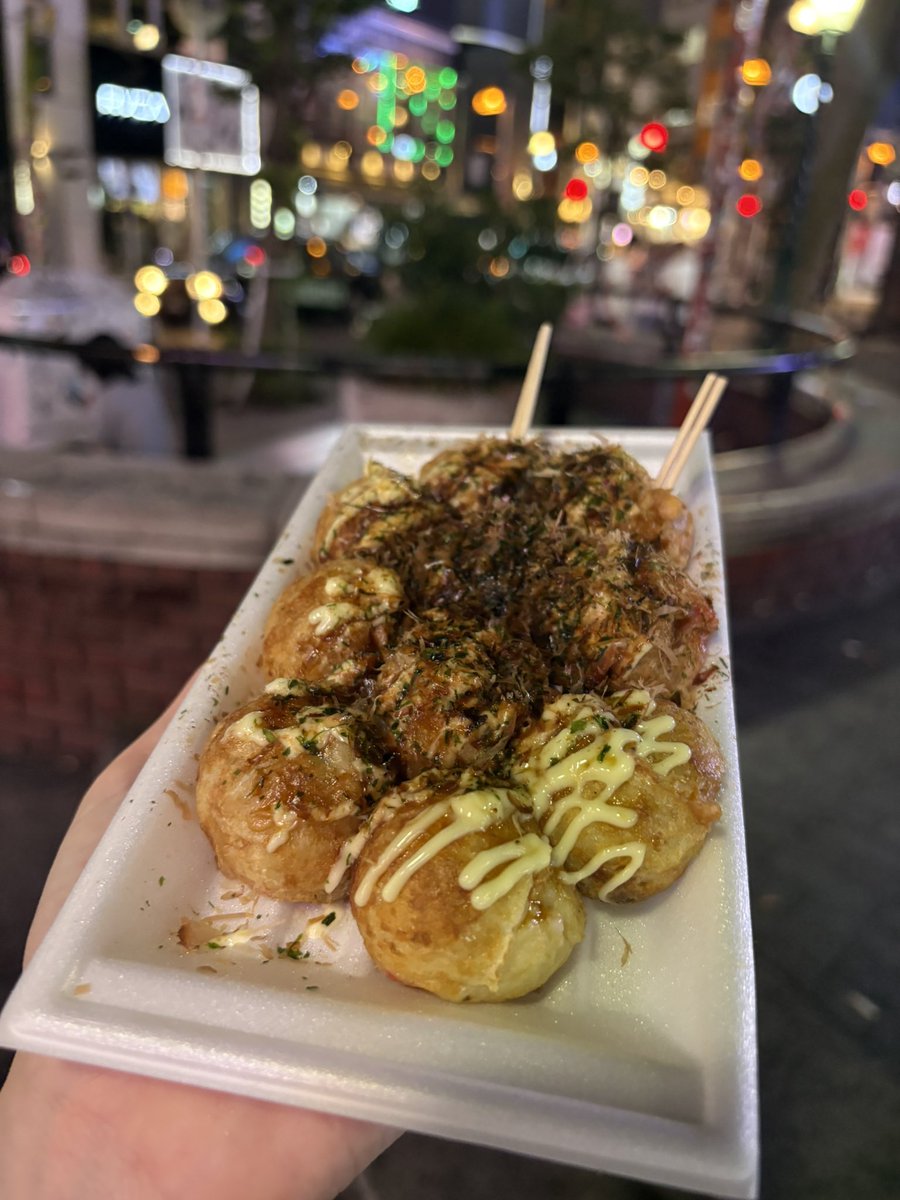 kaoripomupomu's tweet photo. スタバリザーブからのアメ村で甲賀流
スタバリザーブ中々ないけどまじで美味しいから超おすすめ https://t.co/mYGQpgRZsG