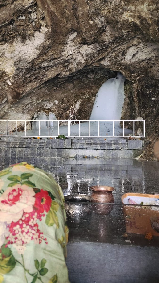 Devisrinivasbjp's tweet photo. The Amarnath Shrine, situated in the Holy Land, is a reminder of eternal faith and spiritual quest which vests in us beyond time or history. As we undertake the holy Yatra we must be mindful of the 5 Sankalp as Modiji reminds us- cleanliness, safety, environmental conservation. https://t.co/Q1C9sWCmej