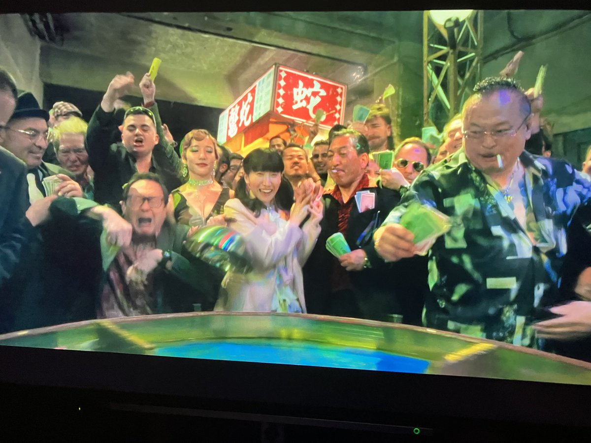 copycan1972's tweet photo. 『賭博（トバク）は、ダメ‼︎』

先月、大和駅はシリウスにて
タウンニュースさんの取材を一緒に受けてくれた
人気悪役俳優 ”吉田丸さん”
何か大作に出る…って言ってたけど？

Netflix『ガス人間』小栗旬 主演…
第3話に出とったぁ～！！！

【タウンニュース記事】
https://t.co/L9EAfRkJjw

#ガス人間 #Netflix #大和市 #大和整体院OTAG #小栗旬

・大和整体院OTAG ホームページ⤵︎
https://t.co/I4kQEj7ahj

・fmやまと【fm 77.7 MHz】
大和整体院OTAG ミッチーの「Pooping at school！」
youtube配信中
https://t.co/1s8fKFrA0Z