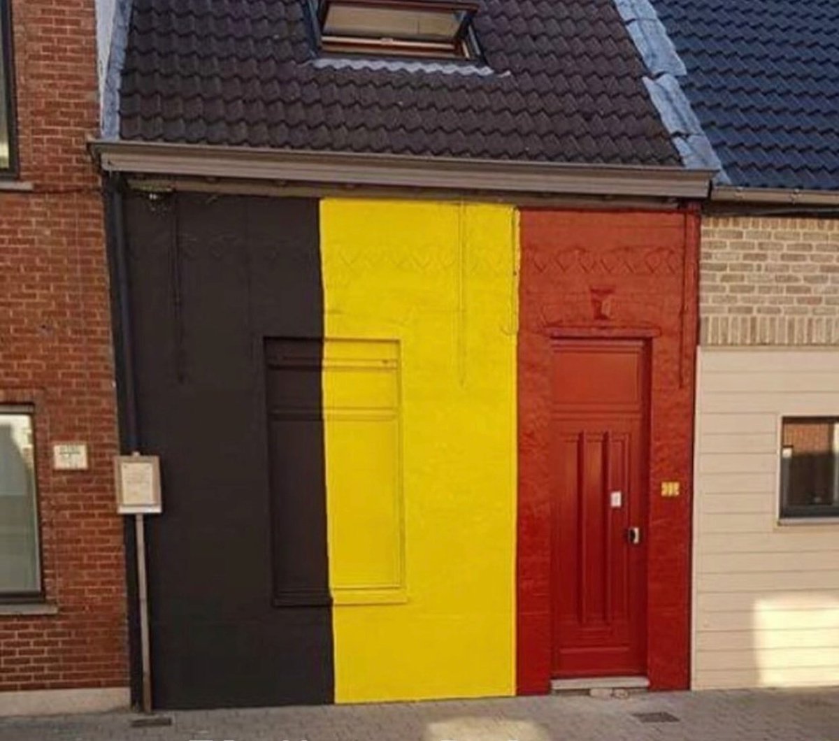 kr0ketti's tweet photo. mir egal ob wir ausgeschieden sind oder nicht ich bekenne farbe https://t.co/58UCEUFTsr