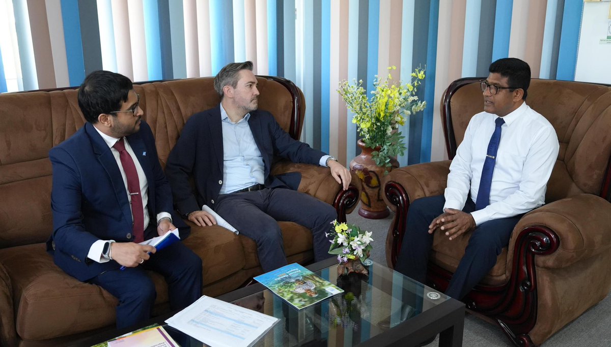 MAFrancheUN's tweet photo. Meeting District Secretary A.G. Nishantha &amp; discuss rural livelihoods, food security &amp; the Aswesuma safety net. @UNSriLanka remains committed to supporting farmers &amp; vulnerable communities in a District with some of the highest levels of poverty in the country. https://t.co/Zsipc2Pwap