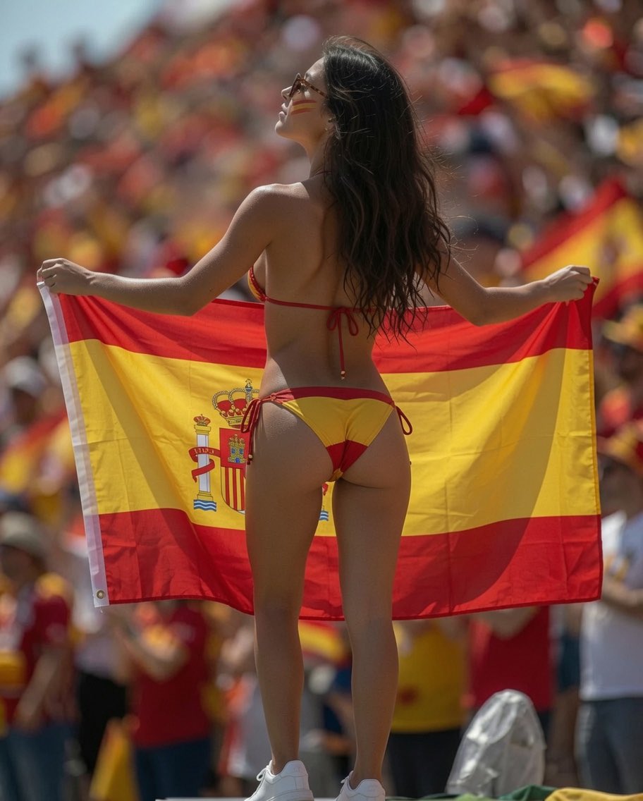 JulieZawedde099's tweet photo. It spain 🇪🇸 #нюдсочетверг #صلوا_عليه_وسلموا_تسليما_صلى https://t.co/Zlq6PB5TWK