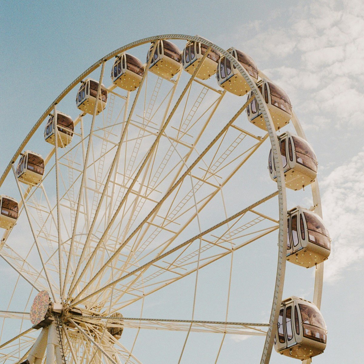 RotaryDE's tweet photo. Palanga ruft 🌊 

Vom 3.–5. September treffen sich rund 2.000 Rotarier aus aller Welt zum Rotary Action Summit – mit inspirierenden Speakern, spannenden Workshops, der Rotariada und vielen Gelegenheiten für Austausch und Freundschaft.

👉 Jetzt anmelden: https://t.co/j4oQzC1yhL https://t.co/yn40zFMGtb