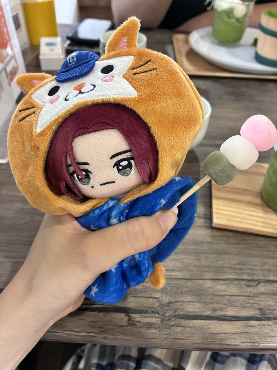 hiikorage's tweet photo. お団子持つ迅ちゃんかわいいい🍡🐱
福岡楽しかった！ https://t.co/Y8rSuJTV6b