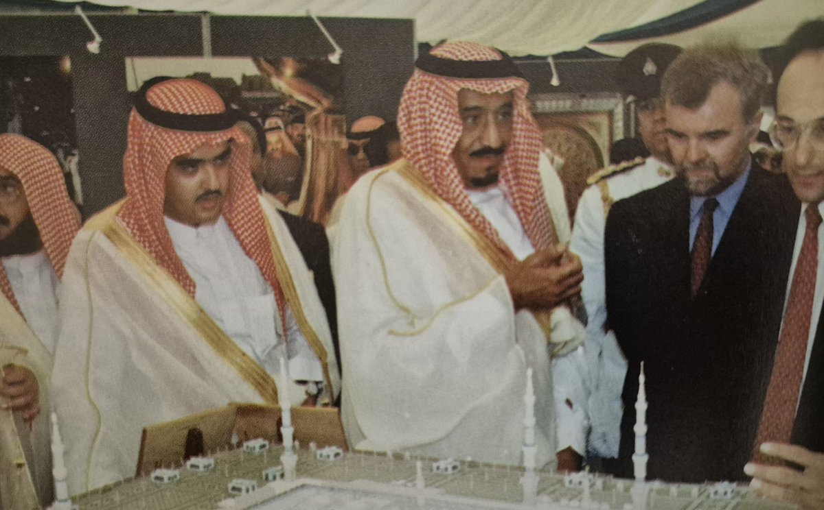 alsaud1ksa's tweet photo. مولاي #خادم_الحرمين_الشريفين
الملك سلمان بن عبدالعزيز آل سعود
والأمير #عبدالعزيز_بن_فهد بن عبدالعزيز
"حفظهم اللهم" في افتتاح مسجد ومركز
الملك فهد الثقافي الإسلامي "رحمه الله" 
في جبل طارق عام ١٩٩٧م .. https://t.co/vBRclCXEGb