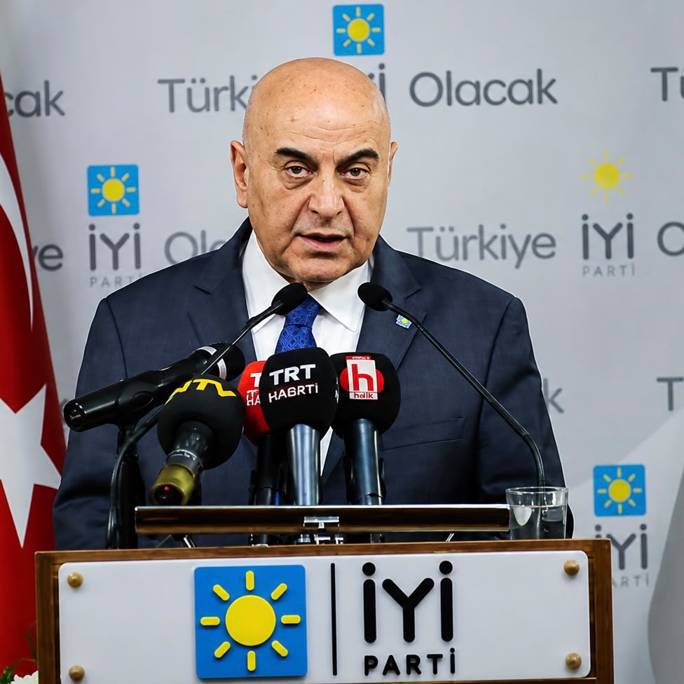 HaberMOD's tweet photo. İYİ Parti İstanbul Milletvekili Cihan Paçacı, emekililer için kolları sıvadı:

Paçacı, emeklilerin haklarının iyileştirmesi için TBMM’ye kanun teklifi sundu.

Teklif, memur emeklilerine yıllardır ödenmeyen seyyanen zammın bir bölümünün telafi edilmesi, bayram ikramiyelerinin net asgari ücretin yarısına çıkarılması, en düşük emekli aylığının net asgari ücretin altına düşmemesinin güvence altına alınması, temmuz zammının yüzde 40’a yükseltilmesi ve sağlıkta katılım paylarının kaldırılması gibi düzenlemeleri içeriyor.