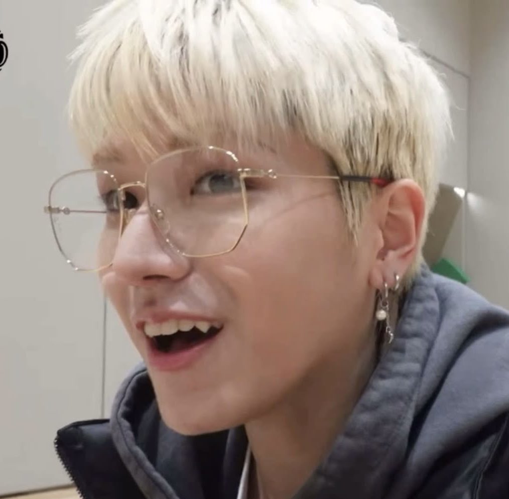 hyukkeiz's tweet photo. #riufangs https://t.co/dX30CMdEQ5